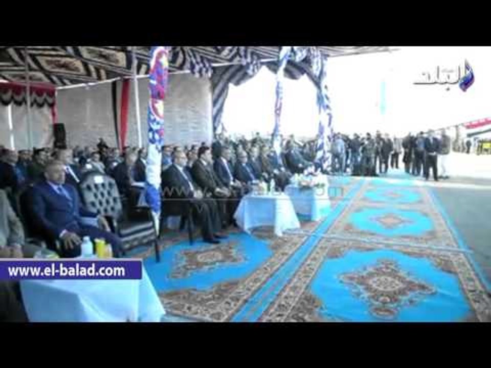 صدى البلد |  رئيس الوزراء يستمع لشرح حول مشروع نقل البضائع من ميناء دمياط
