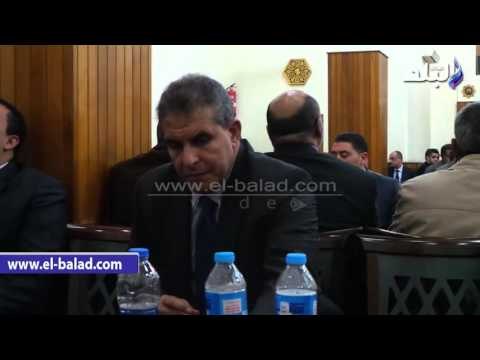 صدى البلد | وصول طاهر أبو زيد ودلال عبد العزيز ونهال عنبر لعزاء حمدي احمد‎