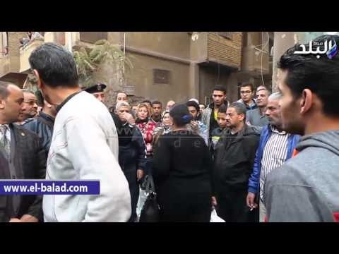 صدى البلد | سيدة لرئيس حى الشرابية : صلحوا الصرف الصحى فى المنطقة وخدوا مننا فلوس وجدوا المواسير