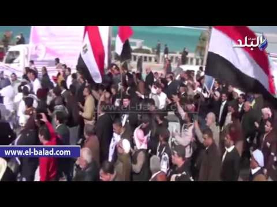 صدى البلد | محافظ مطروح ومدير الأمن يقودان مسيرة لتأييد "السيسى"