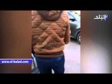 صدى البلد | حكمدار القاهرة يوزع الشيكولاتة على السائقين بميدان هشام بركات