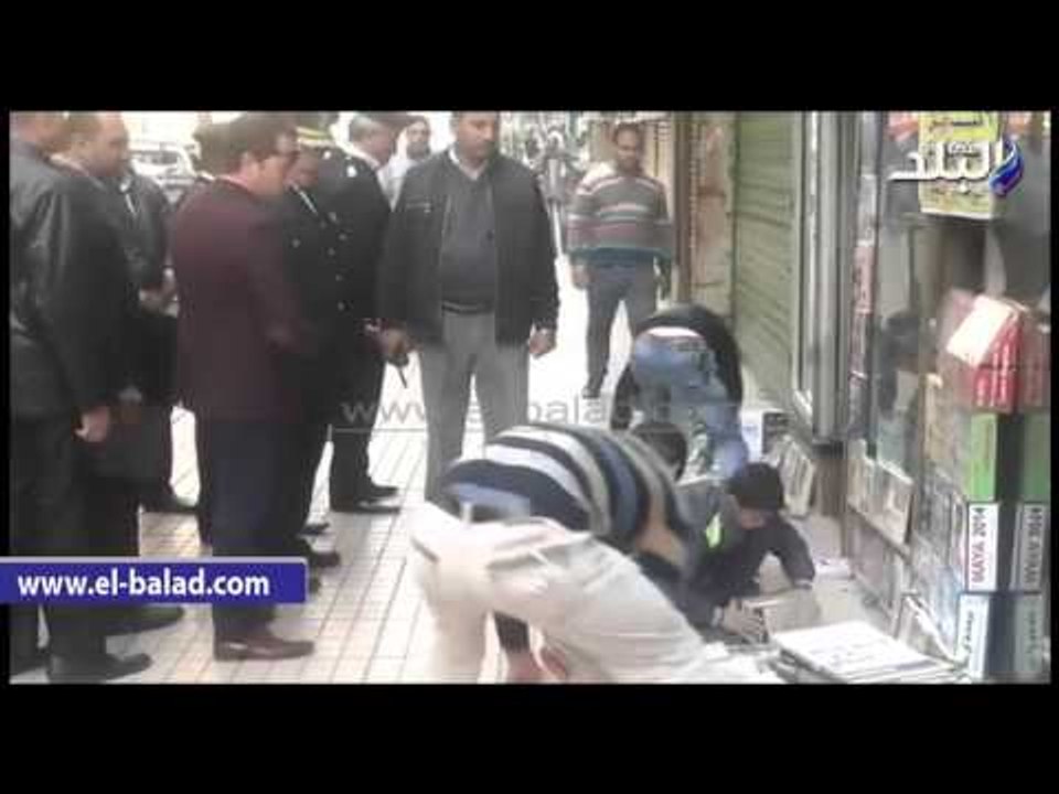 صدى البلد | حكمدار القاهرة يأمر صاحب مقهى بإزالة الإشغالات بوسط البلد