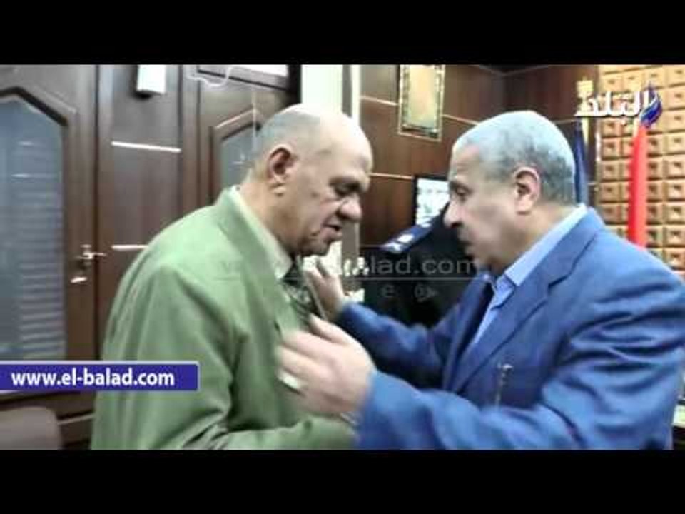 صدى البلد | مدير أمن كفر الشيخ يكرم أسر شهداء العريش