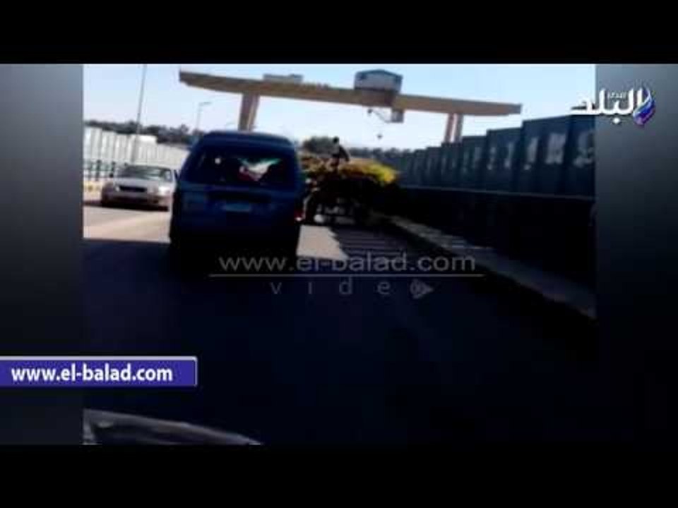 صدى البلد | فتح قناطر إسنا الملاحية امام السيارات