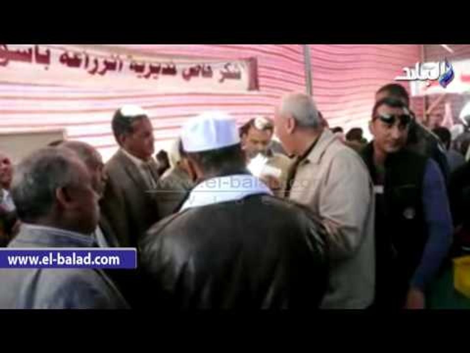 صدى البلد | محافظ أسوان يتفقد المجمع الإستهلاكي المطور بكوم امبو