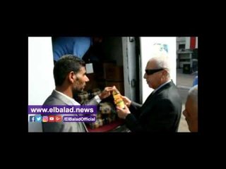 محافظ أسوان يتفقد قافلة مؤسسة "مصر بلدنا" التى تضم منافذ متحركة للسلع الغذائية