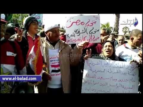 صدى البلد | تظاهر العشرات أمام القائد إبراهيم دعما للجيش والشرطة
