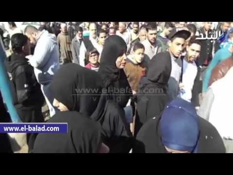 صدى البلد | «خالة شهيد العريش» بـ«الدقهلية»: فى الجنة ونعيمها يا نور عينى