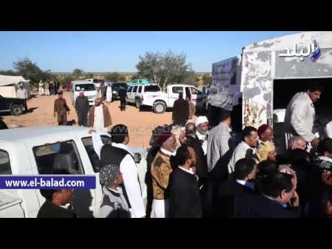 صدى البلد | توزيع 24 طن مواد غذائية هدية رئيس الجمهورية بمدينة السلوم الحدودية