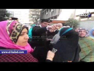 صدى البلد |   مدرسو "تعليم الكبار "يقطعون شارع مجلس الوزراء