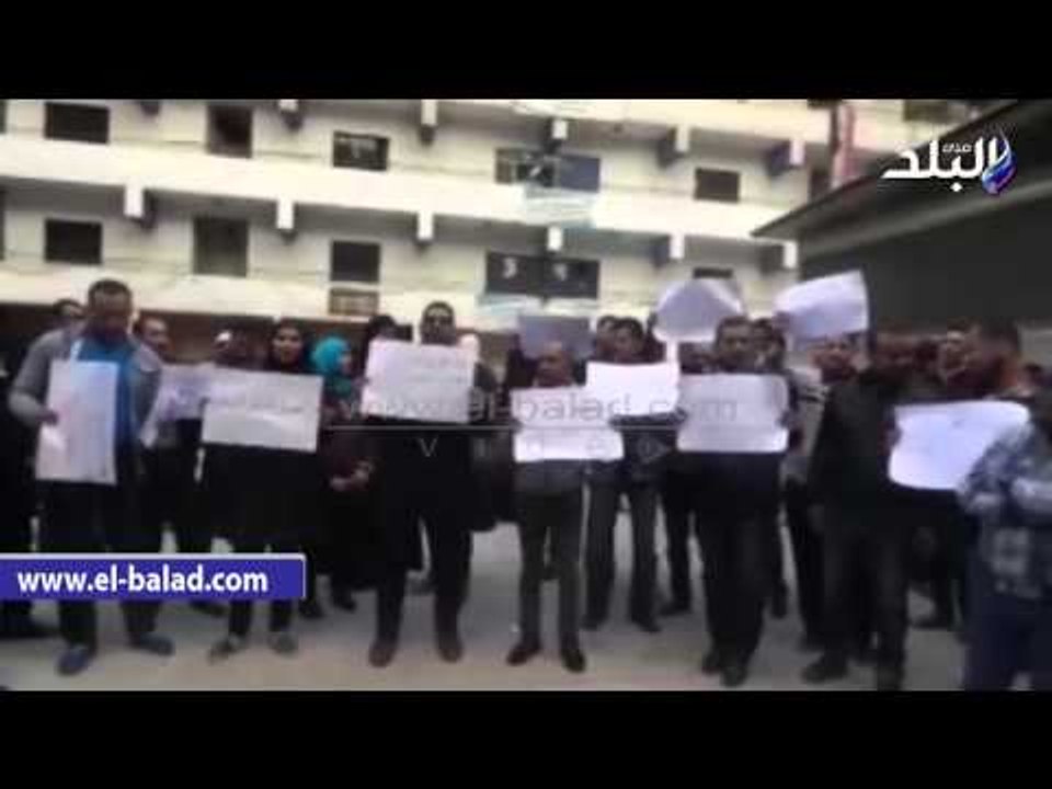 صدى البلد | تظاهر موظفى "الثقافة" للمطالبة بالتثبيت.. ومدير مكتب الوزير يتعهد بحل مشاكلهم