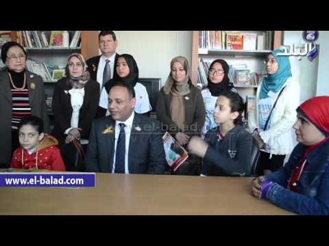 صدى البلد | صقر يزور أطفال 57357 ويقدم الهدايا للمرضي