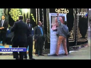 صدى البلد | تعليق لافتة رحيل «الأستاذ» في عزائه