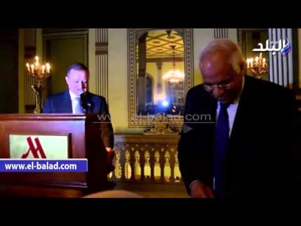 صدى البلد |محافظ القاهرة يهدي سفير جورجيا مجسما لمسجد محمد علي..ودزولياشفيلي: سأحتفظ بهديتك في قلبي