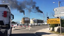 Martigues - Vidéo : torches noires et épaisses fumées  Lavera