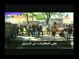 دفاع الشاعر في محاكمة القرن يعرض مشاهد فض التظاهرات بدول العالم بالعنف