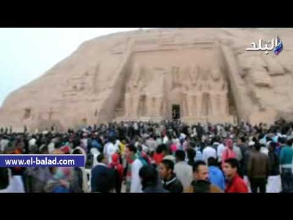 صدى البلد | الشبورة المائية تحجب رؤية تعامد الش...