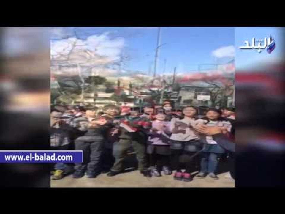 صدى البلد | طلاب مدرسة يابانية يستقبلون "السيسي" بأعلام مصر