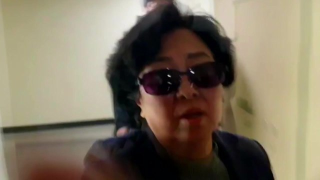 [단독] '두문불출' 김은경 전 장관 단독 포착... 쉿! 말 안 합니다 / YTN