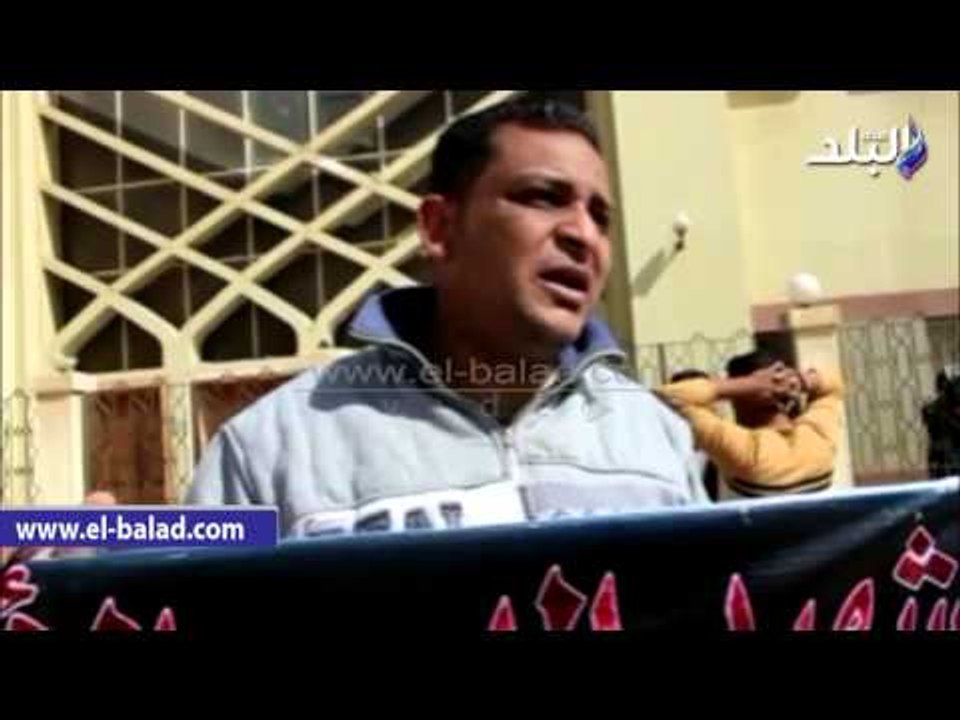 صدى البلد | اتهام أصدقاء "دربكة" بالتعدى على رقيب الشرطة وراء الإشتباكات خارج المحكمة