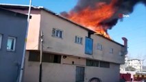Ataşehir'de bir iş yerinin çatısı alev alev yandı