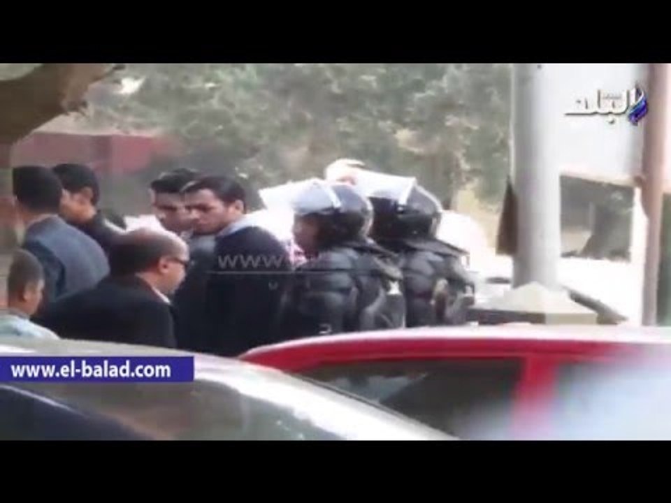 صدى البلد |  مساعد مدير الأمن يصل محيط الوزراء بالتزامن مع مظاهرة خطباء المكافأة