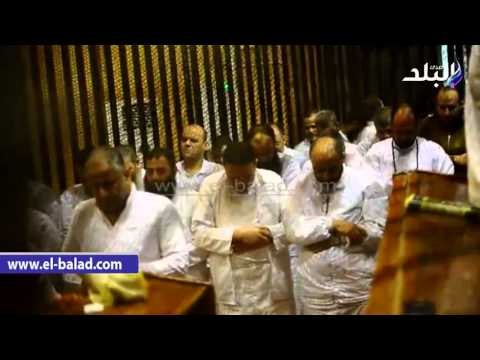 صدى البلد | متهمو أحداث الاسماعيلية يصلون الظهر داخل قفص الاتهام