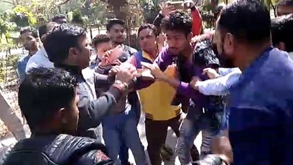 पीएम मोदी पर आपत्तिजनक टिप्पणी पर भड़के कार्यकर्ता, युवक को बुरी तरह पीटा: वीडियो