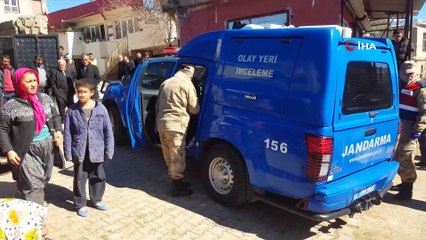 Tüfekle oynayan çocuk kendini vurdu