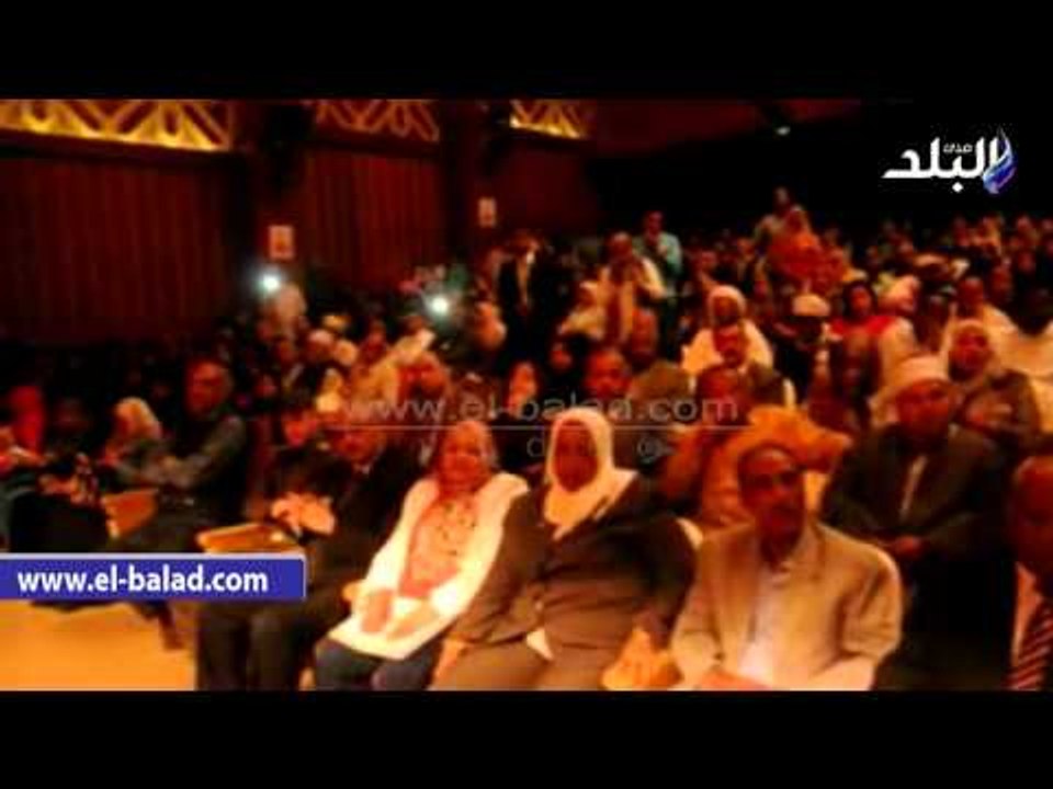 صدى البلد |  محافظ أسوان يكرم الأمهات المثاليات بمشاركة 400 سيدة ورجل وشاب وفتاة