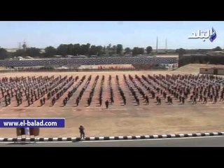 صدى البلد |  وزيرالداخلية يكرم 30 من الفائزين فى مسابقات التدريب فى يوم المجند