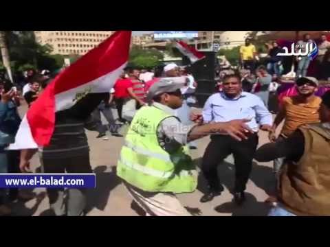 صدى البلد |مواطنون يرقصون على فرتكة بميدان مصطفى محمود