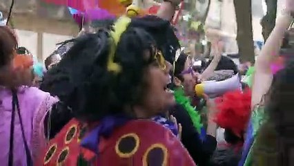 VOX se mofa de una escrache feminazi a su sede de Madrid