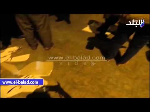 صدى البلد | أنصار البدوي يقطعون اللافتات المطالبه برحيله أمام بوابة حزب الوفد