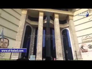 صدى البلد | نقابة الصحفيين تضع لافتة "الصحافة ليست جريمة" على النقابة