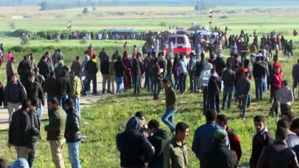 İsrail Gazze sınırında 5 Filistinliyi yaraladı - HAN YUNUS