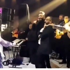 تامر حسني لأحد محبيه: مسيرك هتمثل معايا