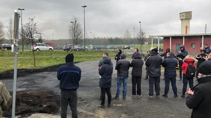 Yannick vient remercier ses collègues de leur soutien