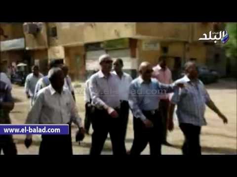 صدى البلد | محافظ أسوان يتفقد منطقة خور عواضة سيراً على الأقدام لمتابعة أعمال التطوير