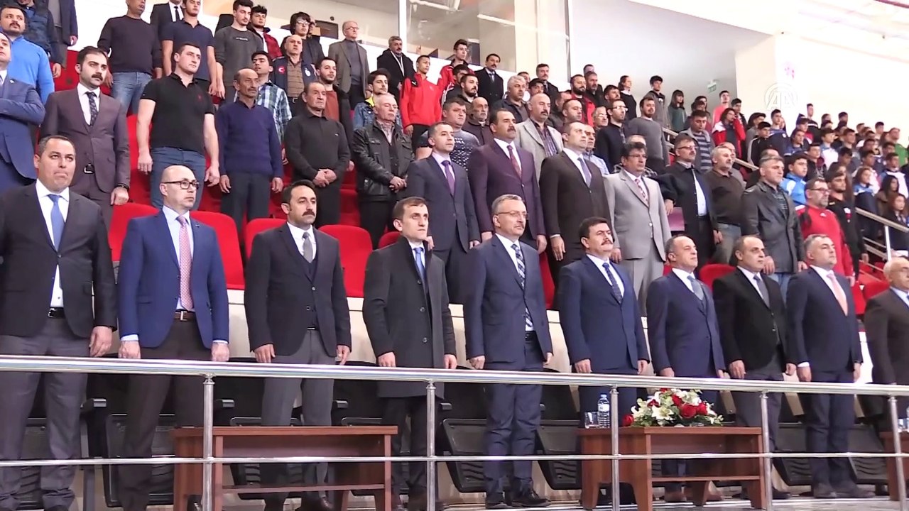 Türkiye Gençler Serbest Güreş Şampiyonası başladı