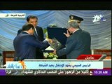 وزير الداخلية يهدي الرئيس السيسي كتاب الله هدية تذكارية