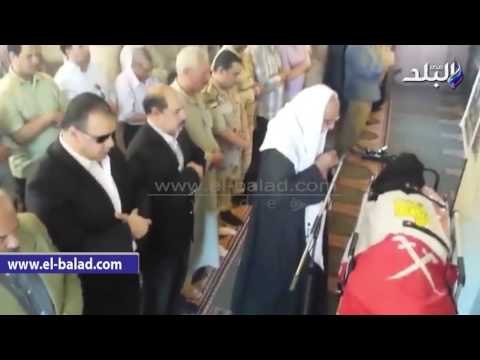 صدى البلد | محافظ الفيوم يؤدي صلاة الجنازة على شهيد سيناء