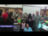 صدى البلد | الاطفال ذوى الاحتياجات يغنون لمحافظ جنوب سيناء