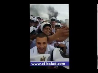 صدى البلد | أفراد القوات البحرية يلتقطون "سيلفي" مع أحمد موسى على الميسترال