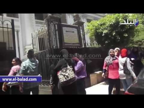 صدى البلد | الفرنساوي يرسم الفرحة على وجوه طالبات الدقهلية