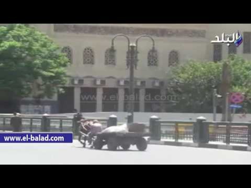 صدى البلد | عربات "الكرو" بميدان التحرير وسط تواجد رجال المرور