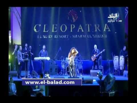 صدى البلد | مريام فارس تحتفل بعيد ميلاد «معجبة» علي خشبة المسرح