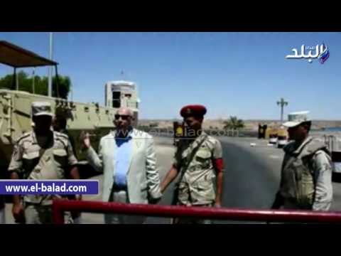 صدى البلد | محافظ أسوان يهنئ العاملين بمواقع عملهم بالعيد