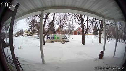 Kind-Hearted Delivery Driver Shovels Porch for Widow