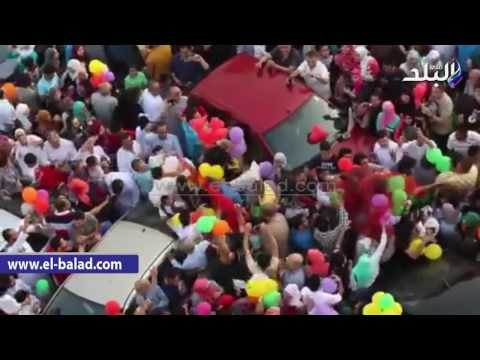 صدى البلد | المئات يصلون العيد بمسجد أبو بكر الصديق بالشيراتون